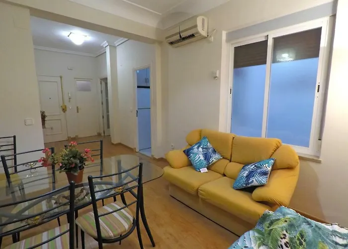 Eduardo Lucena 5, Patios * קורדובה