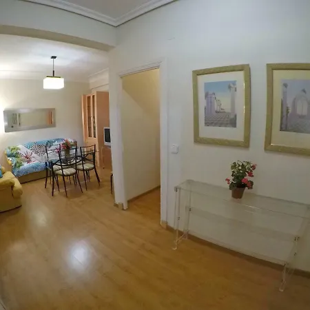 Eduardo Lucena 5, Patios Apartment *