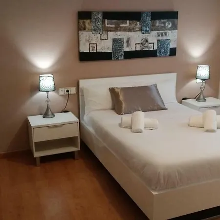 Eduardo Lucena 5, Patios * Cordoba