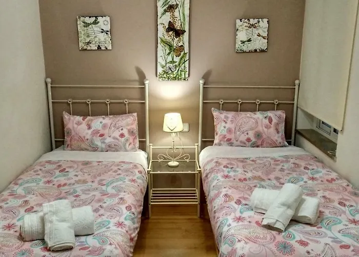 Eduardo Lucena 5, Patios Appartement